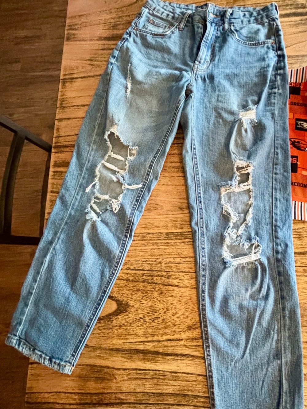 Women’s Jeans - Casual Ripped Denim